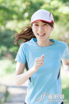 人,生活方式,户外,鸭舌帽,快乐_511591453_Young Woman Jogging_创意图片_Getty Images China 人,生活方式,户外,鸭舌帽,快乐_511591453_Young Woman Jogging_创意图片_Getty Images China