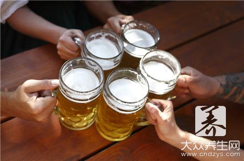 喝啤酒拉肚子