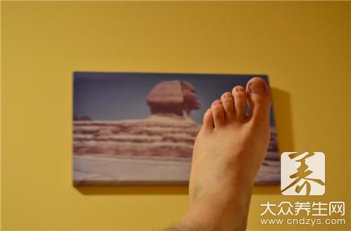 脚出汗怎么办呢？