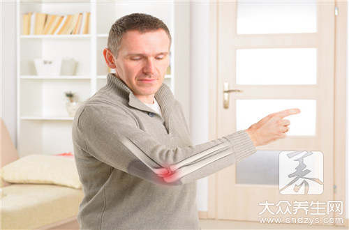 网球肘按摩手法介绍