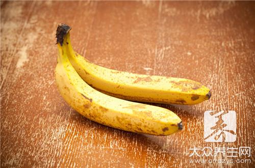 脚趾甲有黑点的原因